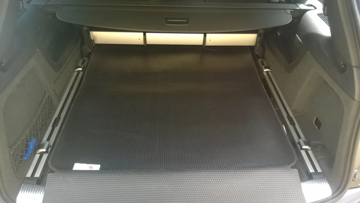 Коврик в багажник Ауди q7