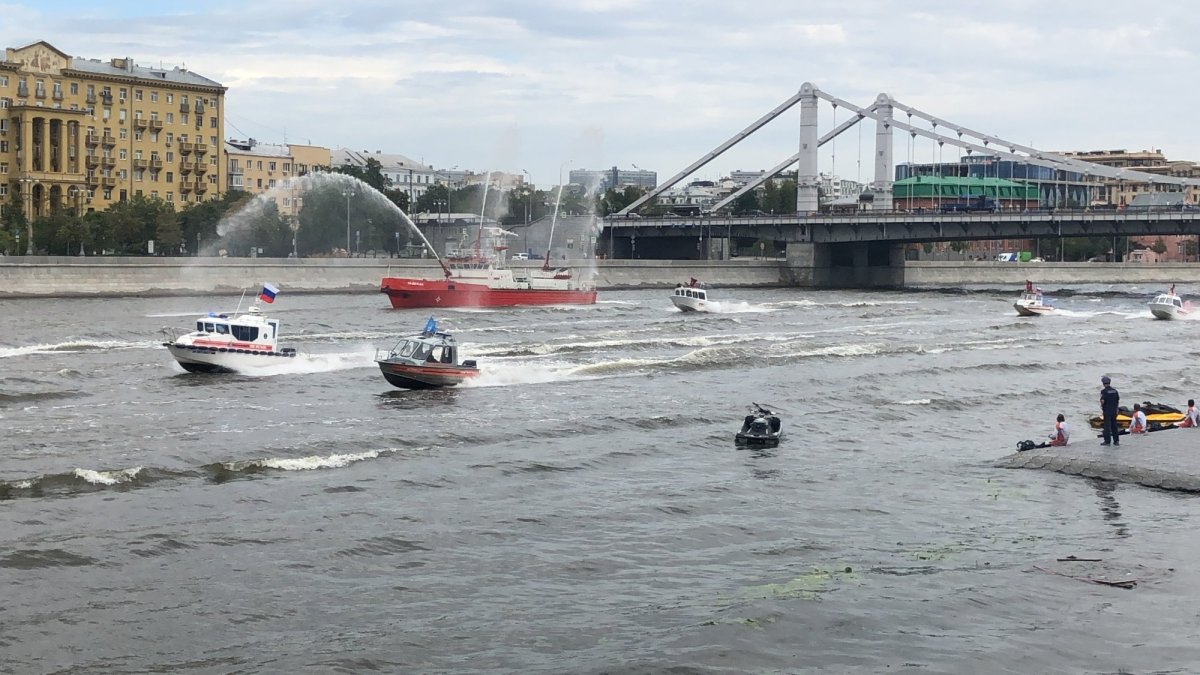 Спасательный корабль МЧС