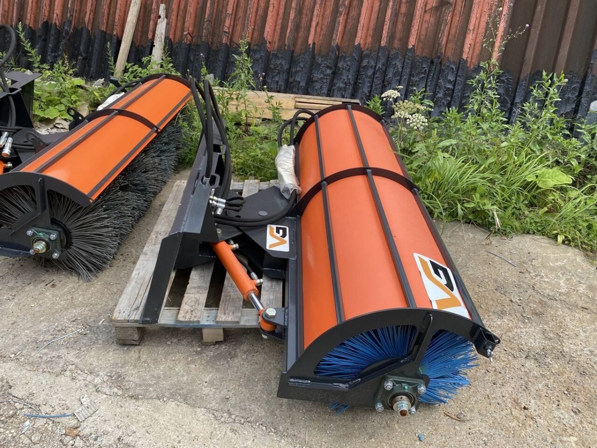 Щетка с гидроприводом