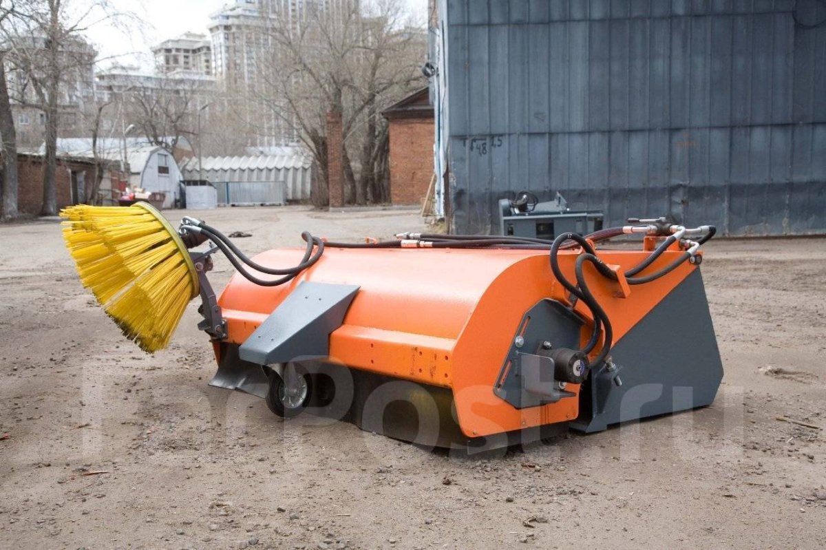 Щетка с бункером для минипогрузчика Bobcat