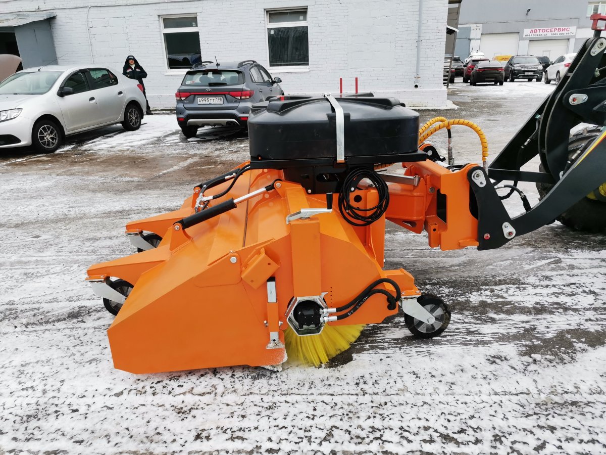 Щетка с бункером для МТЗ 82