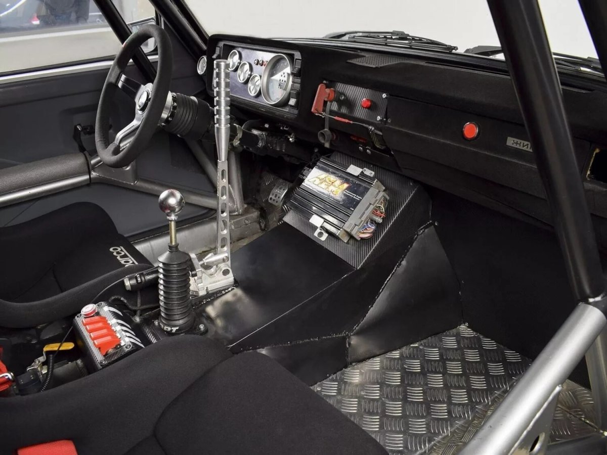 Дрифт салон ВАЗ 2105