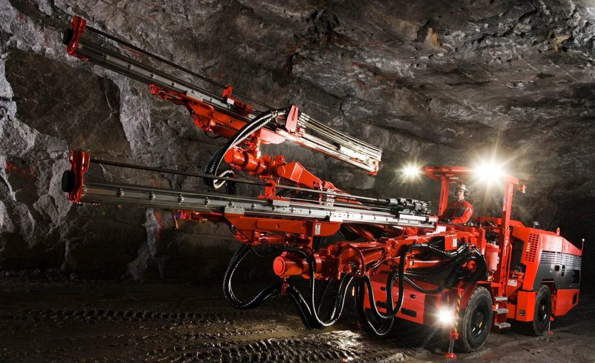 Буровая машина Sandvik dd320-40