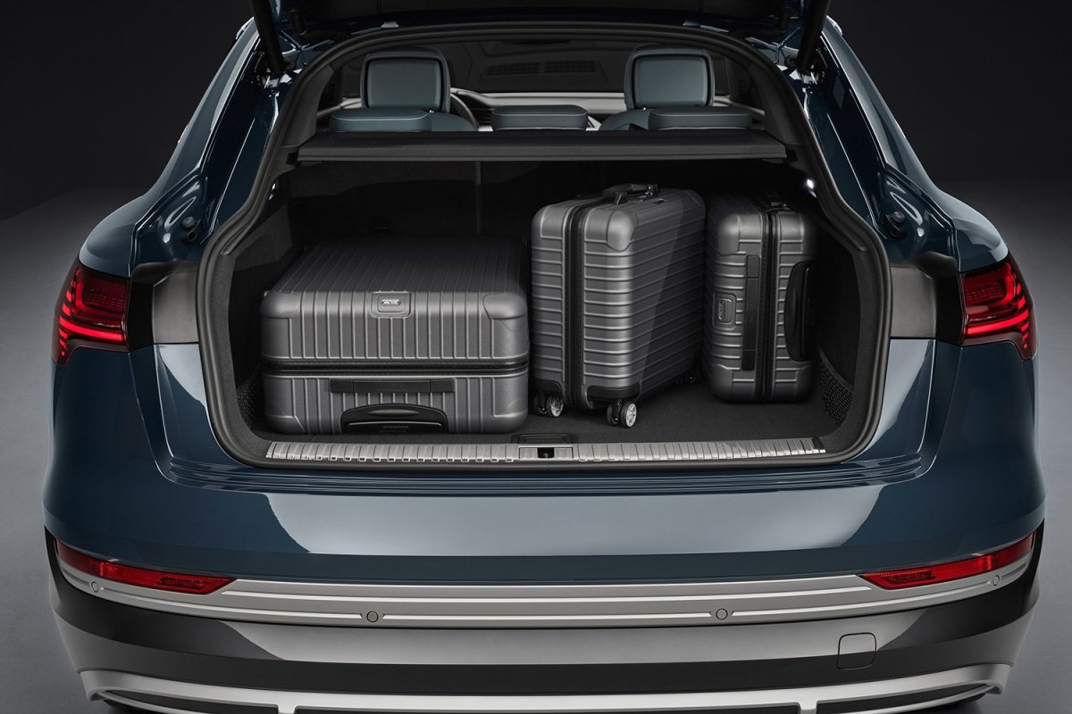 Audi e-tron Sportback 2021 багажник