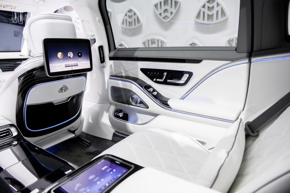 Mercedes Benz s class Maybach 2021