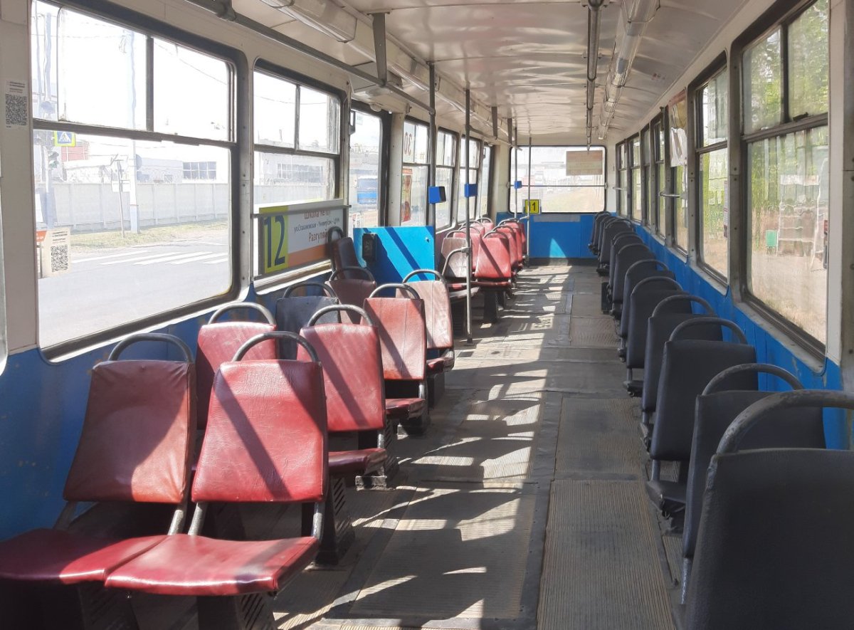 Салон трамвая КТМ 5м3