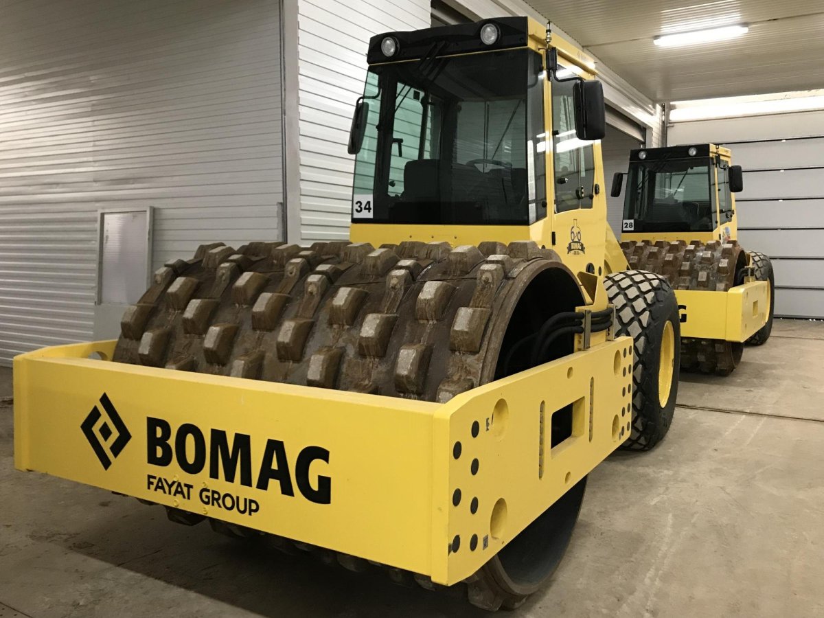 Bomag BW 215 D-40
