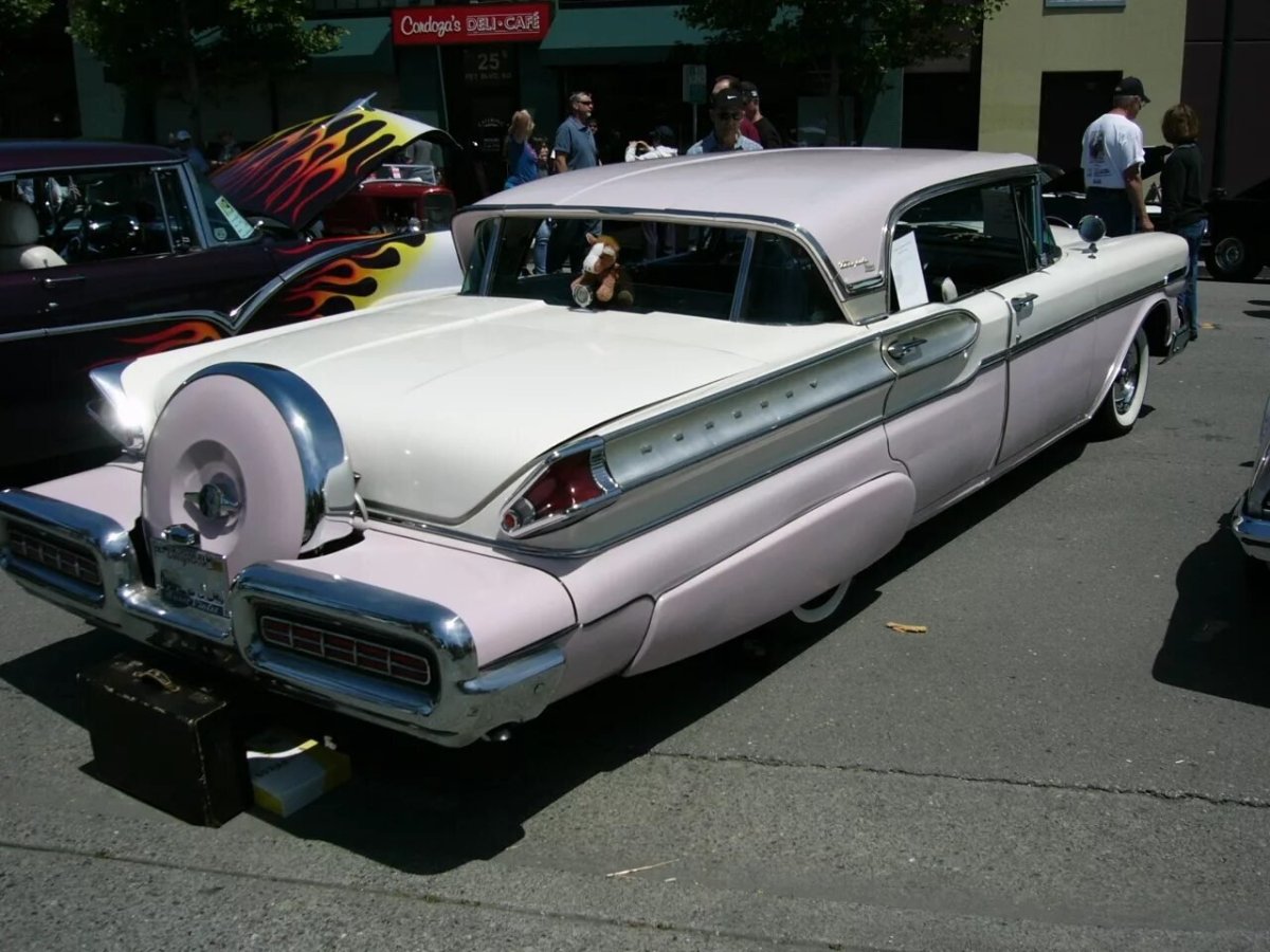 Mercury Cruiser 1957