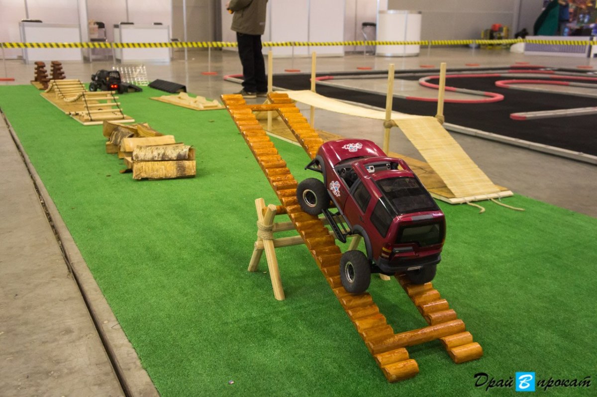 Полоса препятствий для радиоуправляемых машин