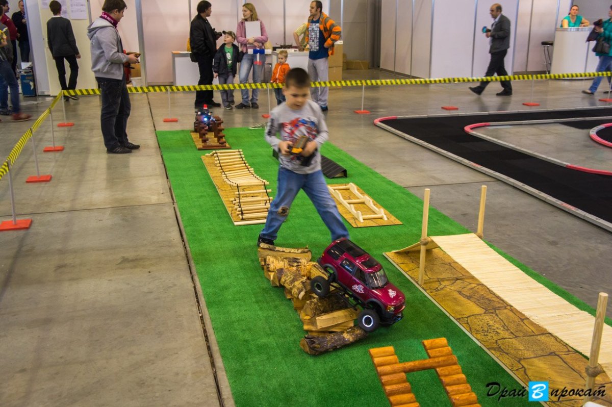 Трасса для радиоуправляемых машин