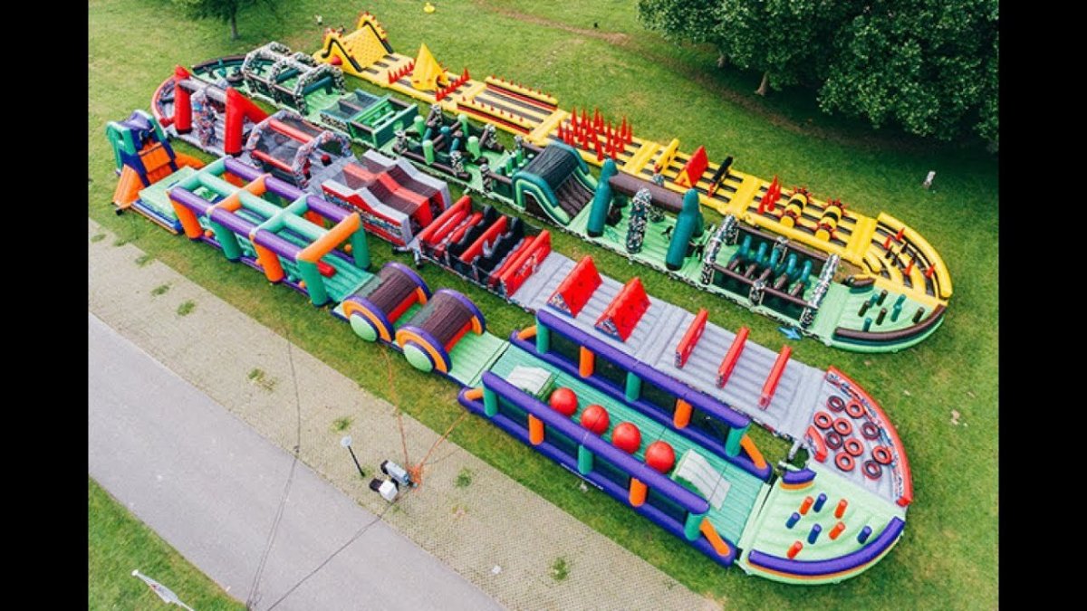 Надувная полоса препятствий