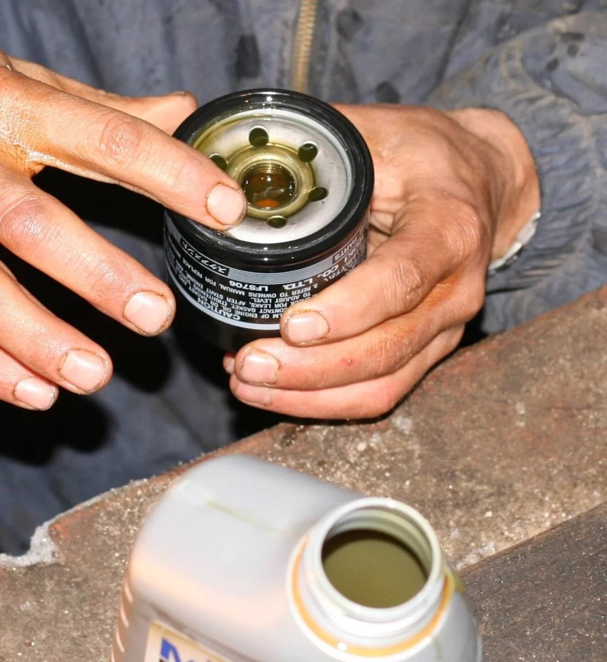 Открутить масляный фильтр ремнем