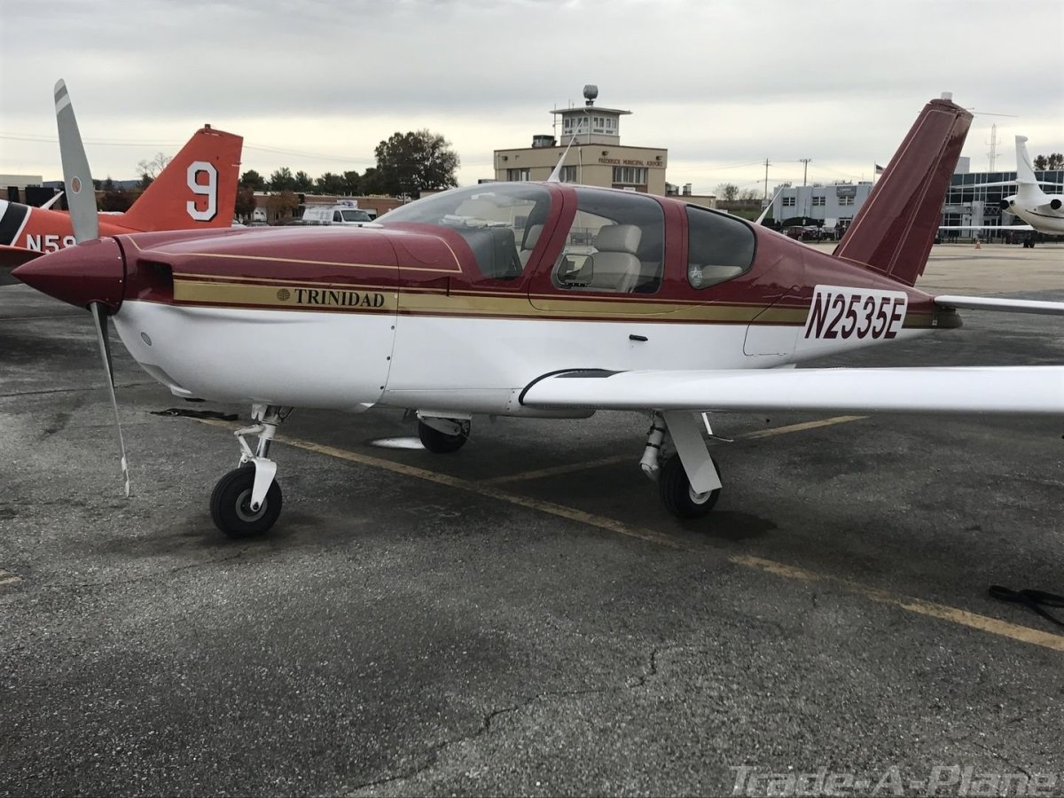 Socata TB 20 in Flight красивое