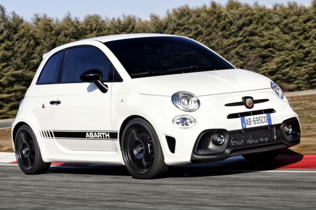 Фиат Абарт 2022