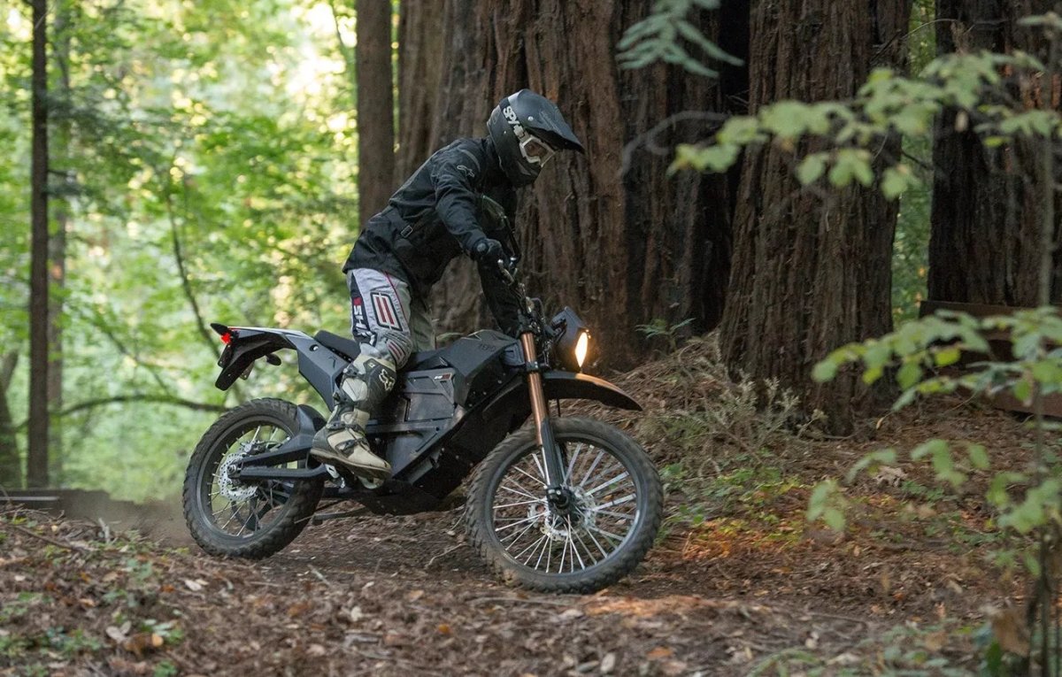 Мотоцикл эндуро сафари