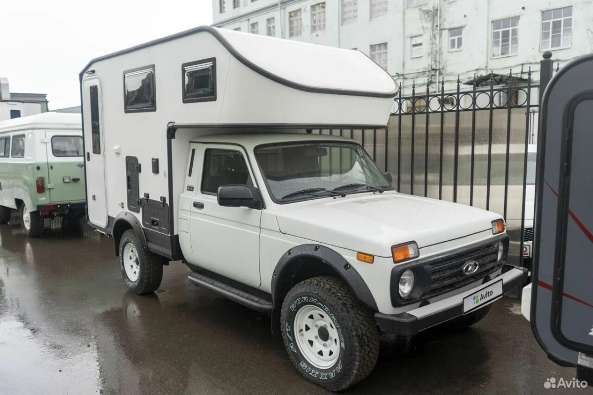 Автокемпер Helix 2200 AWD