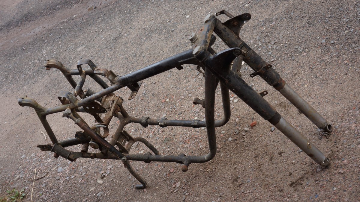 Центральная подножка Днепр МТ 11