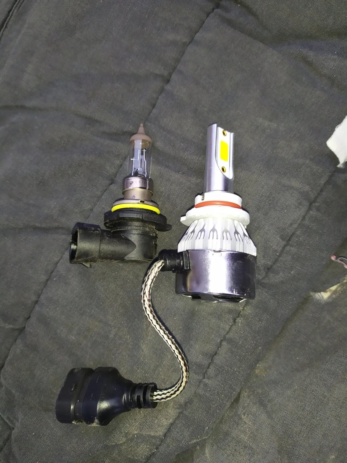 Лампочки в Хендай Солярис 2 в противотуманках