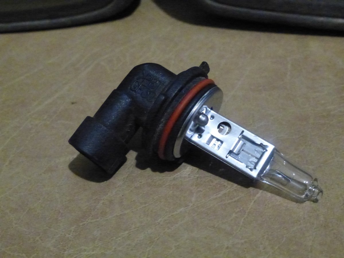 Mazda Capella лампа ПТФ цоколь