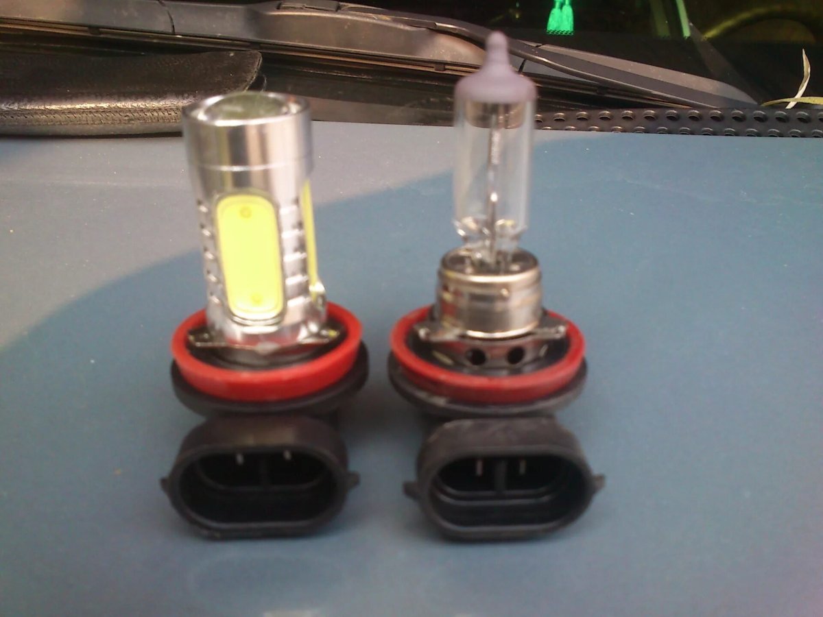 Solaris Hyundai 2011 цоколь лампы