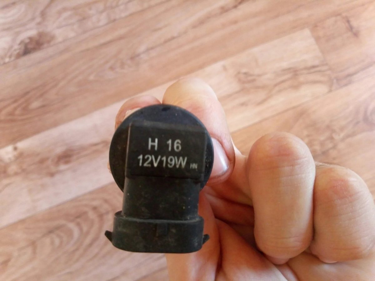 Лампа противотуманной фары Гранта