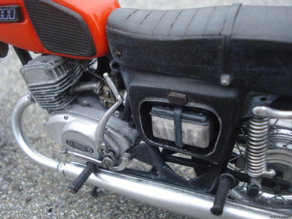 Крепление аккумулятора ИЖ Юпитер 5