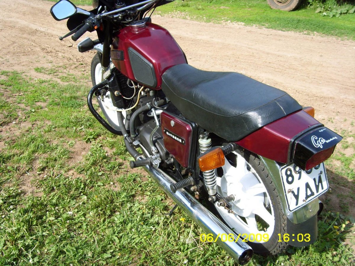 Мотоцикл ИЖ Планета 5 красный металлик