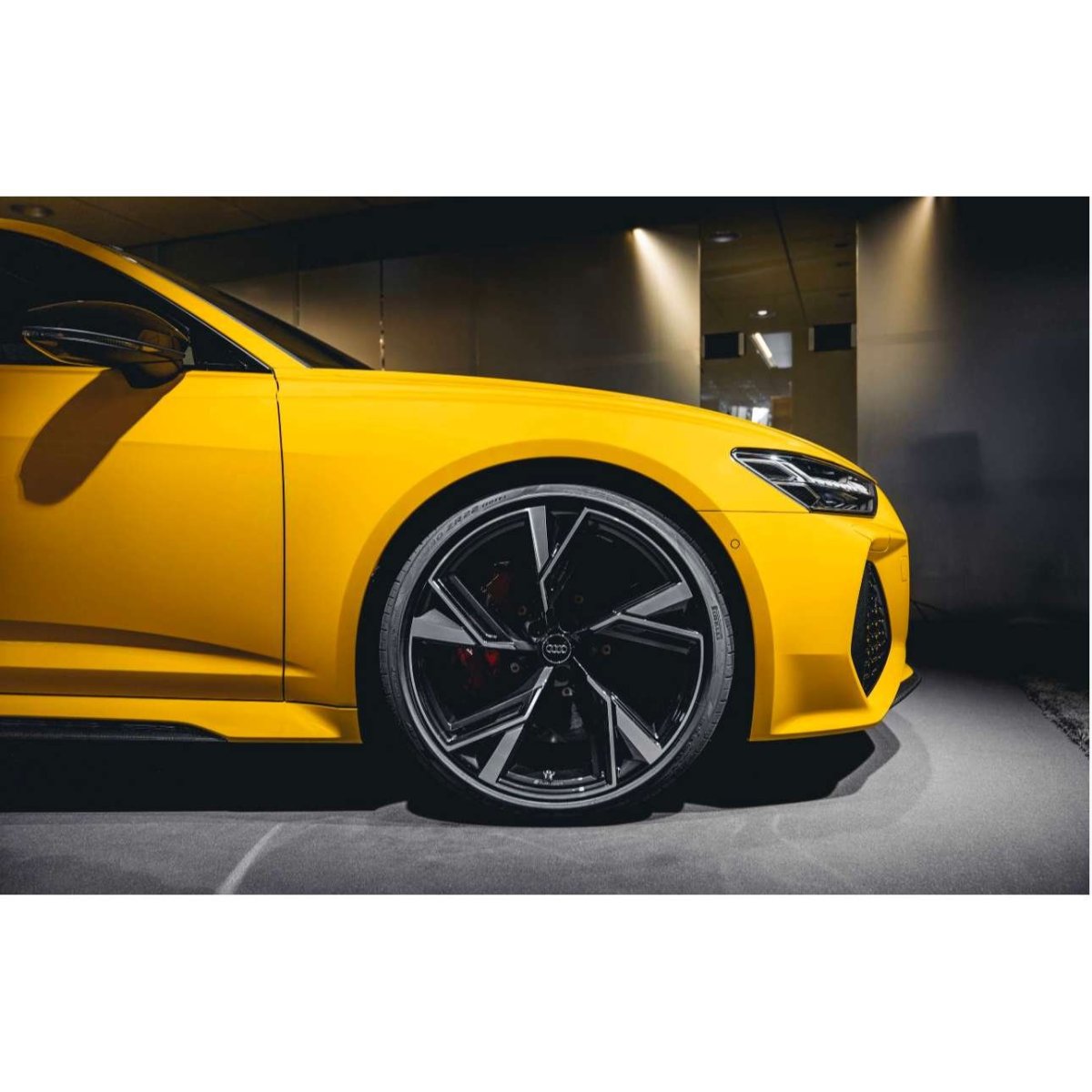 Audi rs6 Yellow
