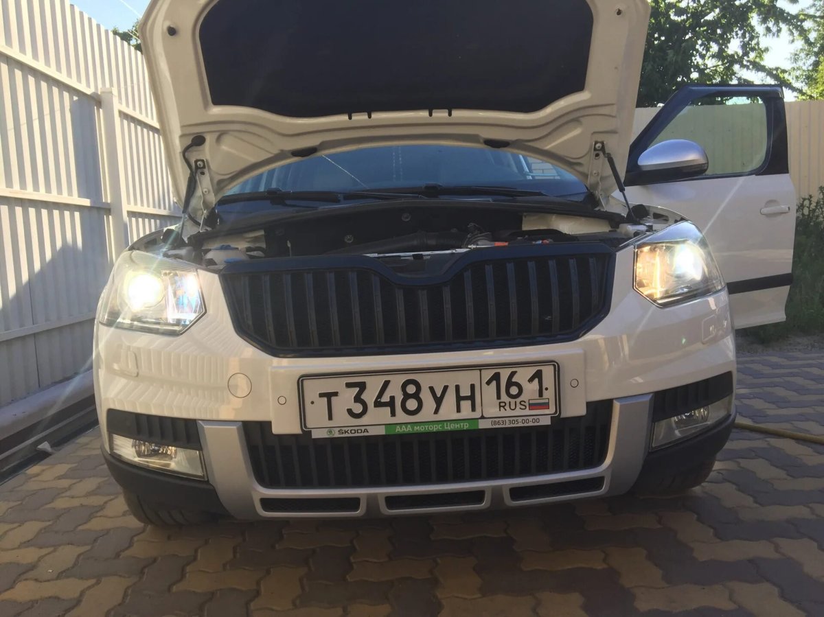 Лампа ближнего света Шкода Йети 2015