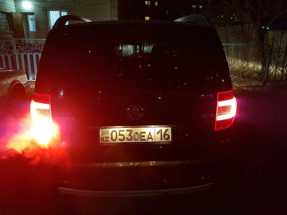 Skoda Yeti 2012 задние противотуманные фонари