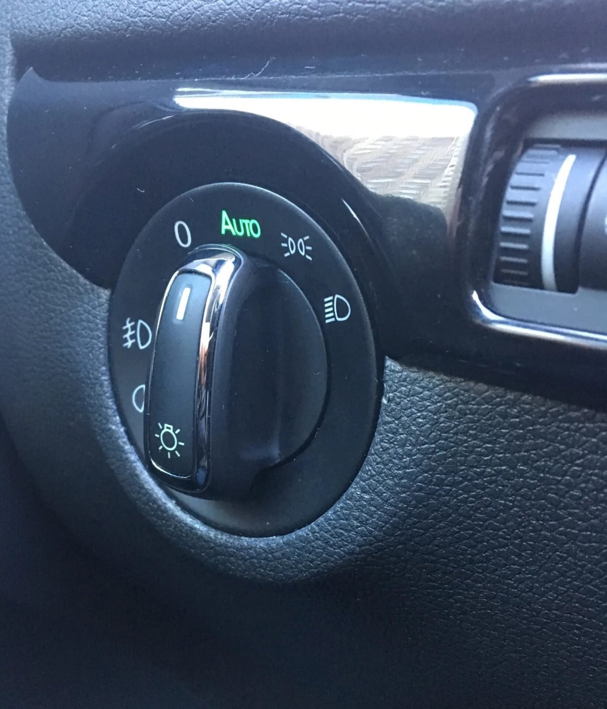 Переключатель света Шкода Йети провода