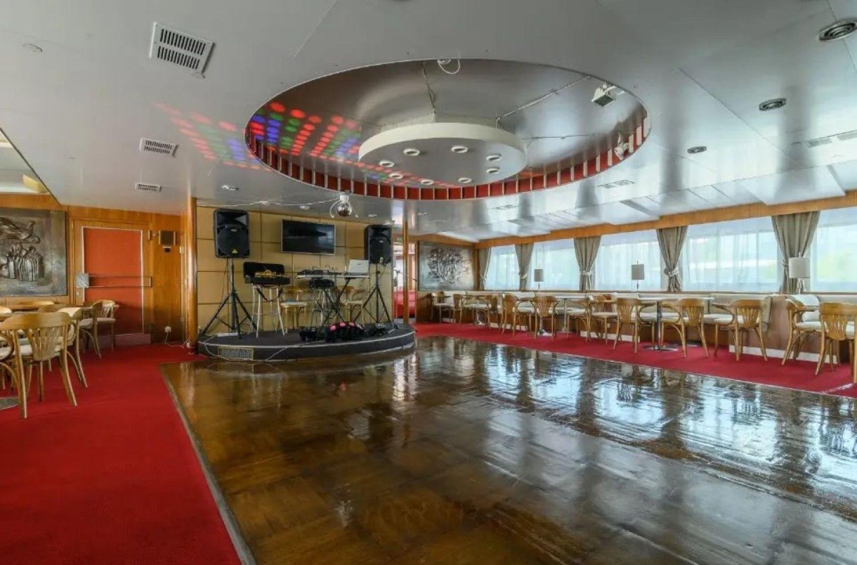 Круизное судно Федор Достоевский