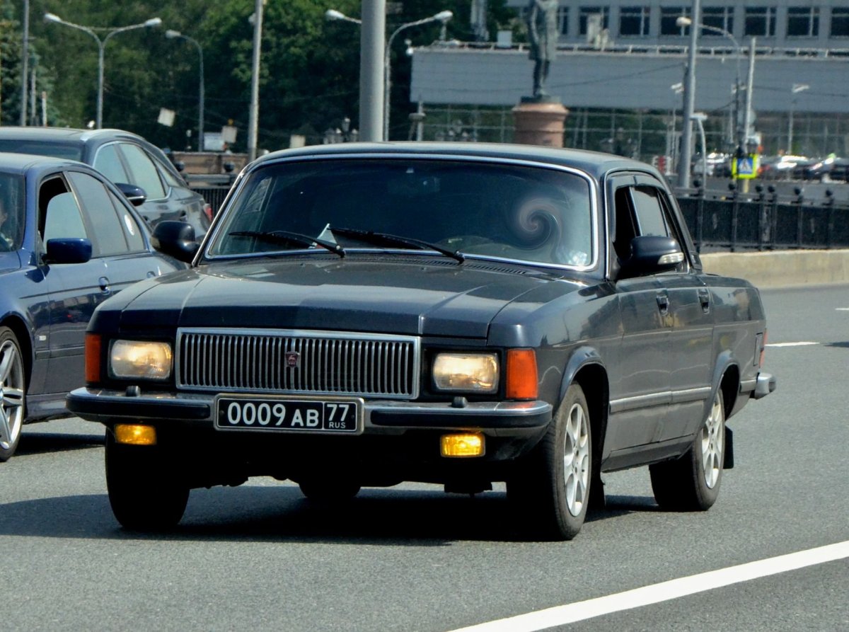 ГАЗ 3102 армейская