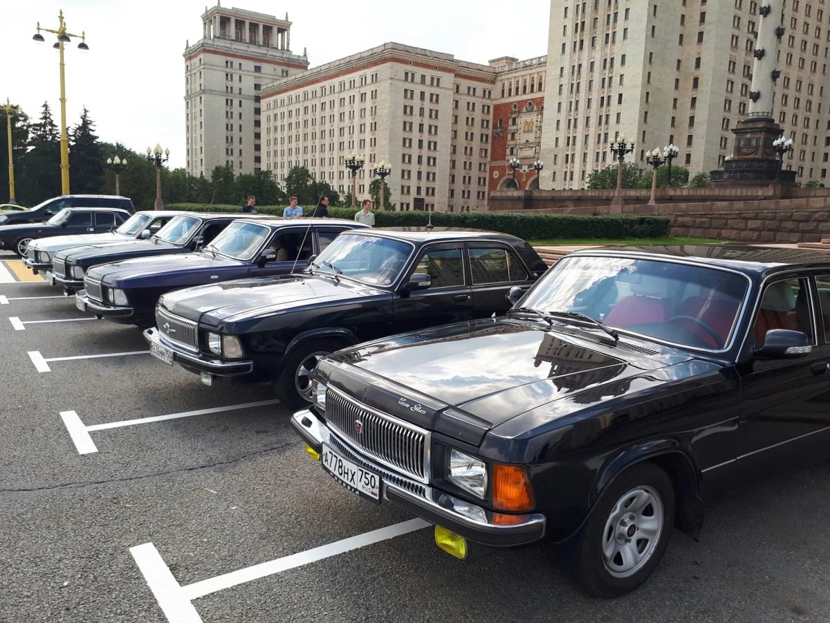 ГАЗ 3102 кортеж