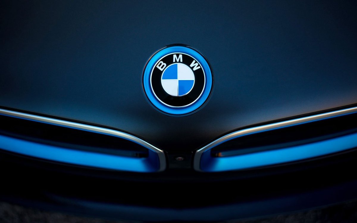 BMW i8 значок
