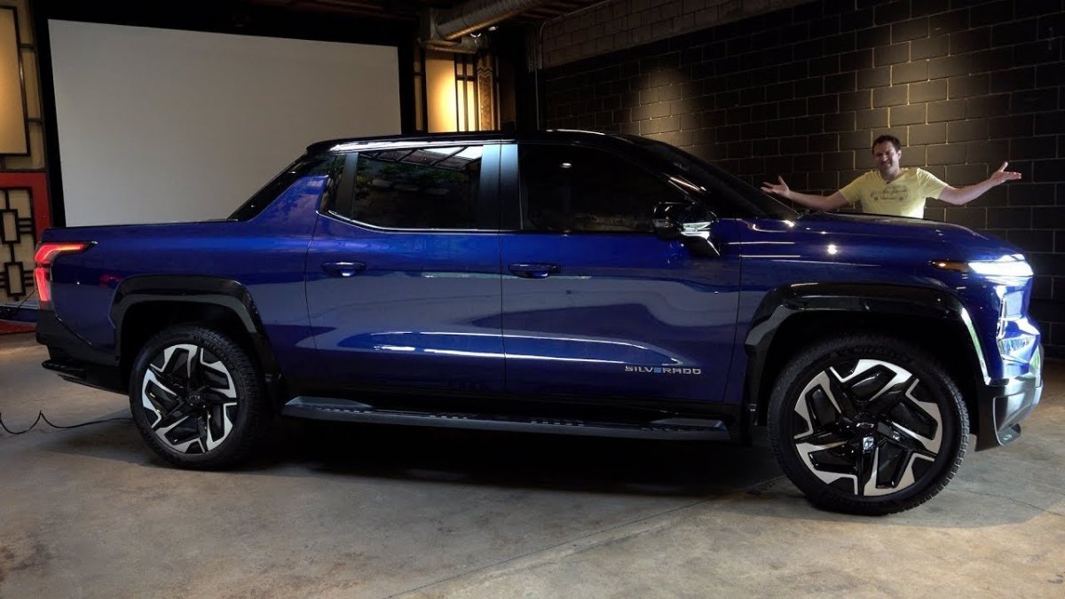 Электро пикап Шевроле