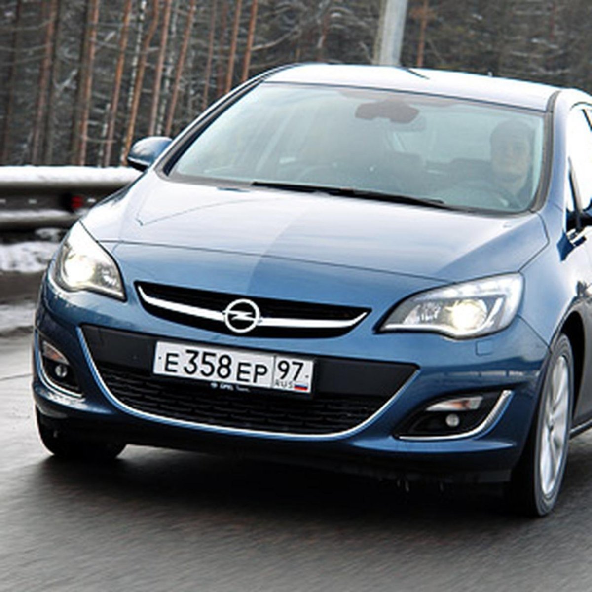 Опель Астра 2013г
