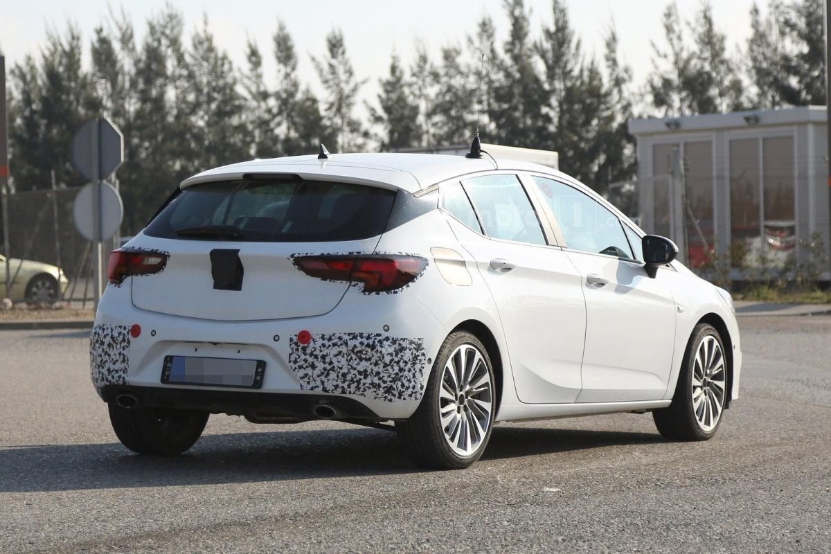 Заряженный Opel Astra