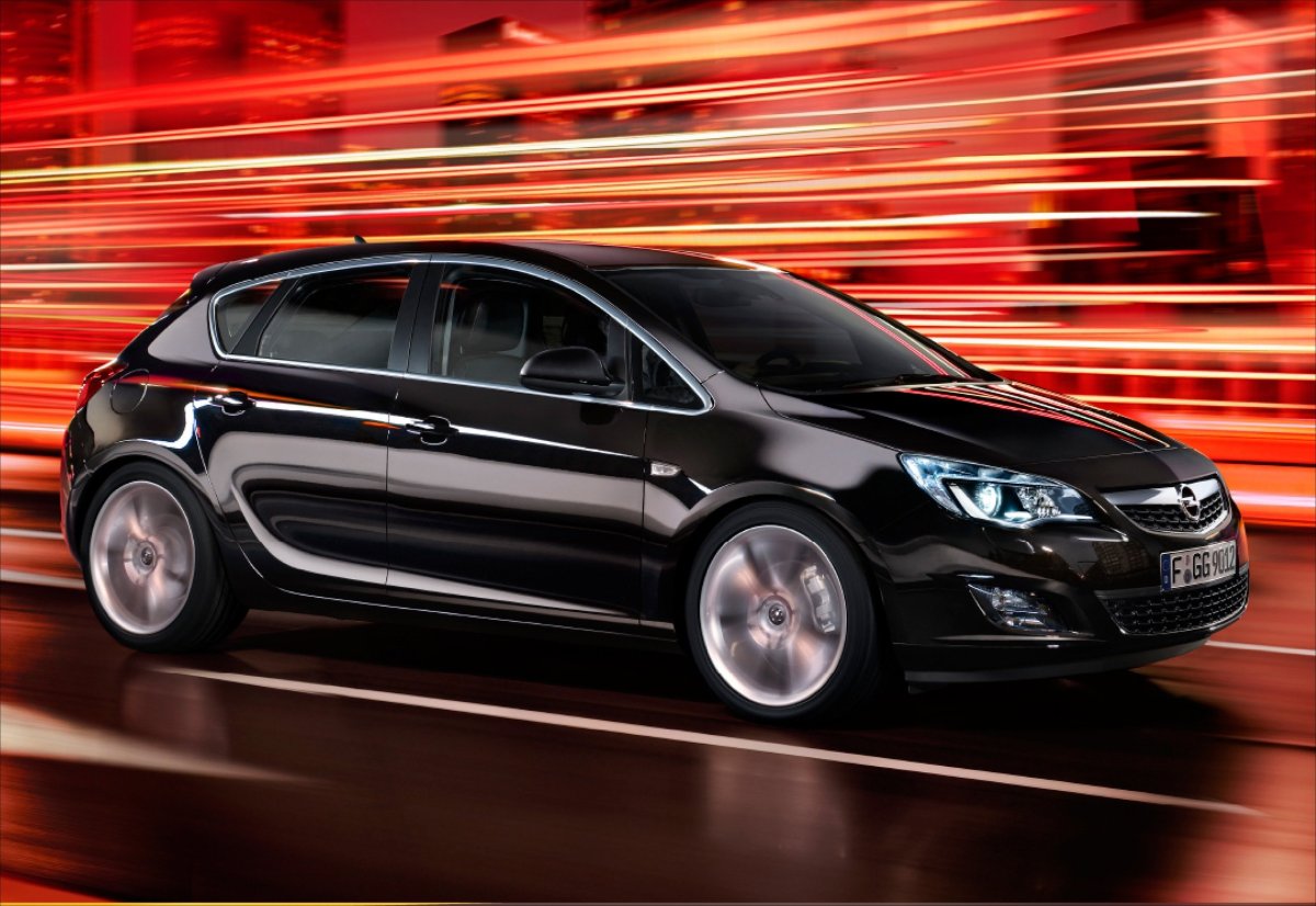 Opel Astra k черный