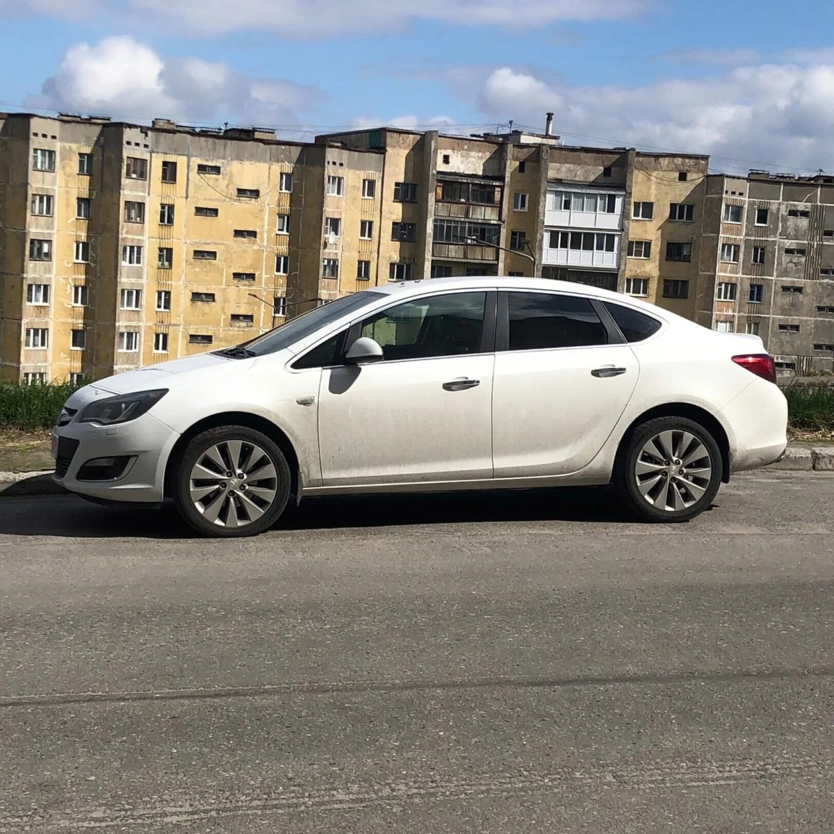 Опель Астра j 1.6