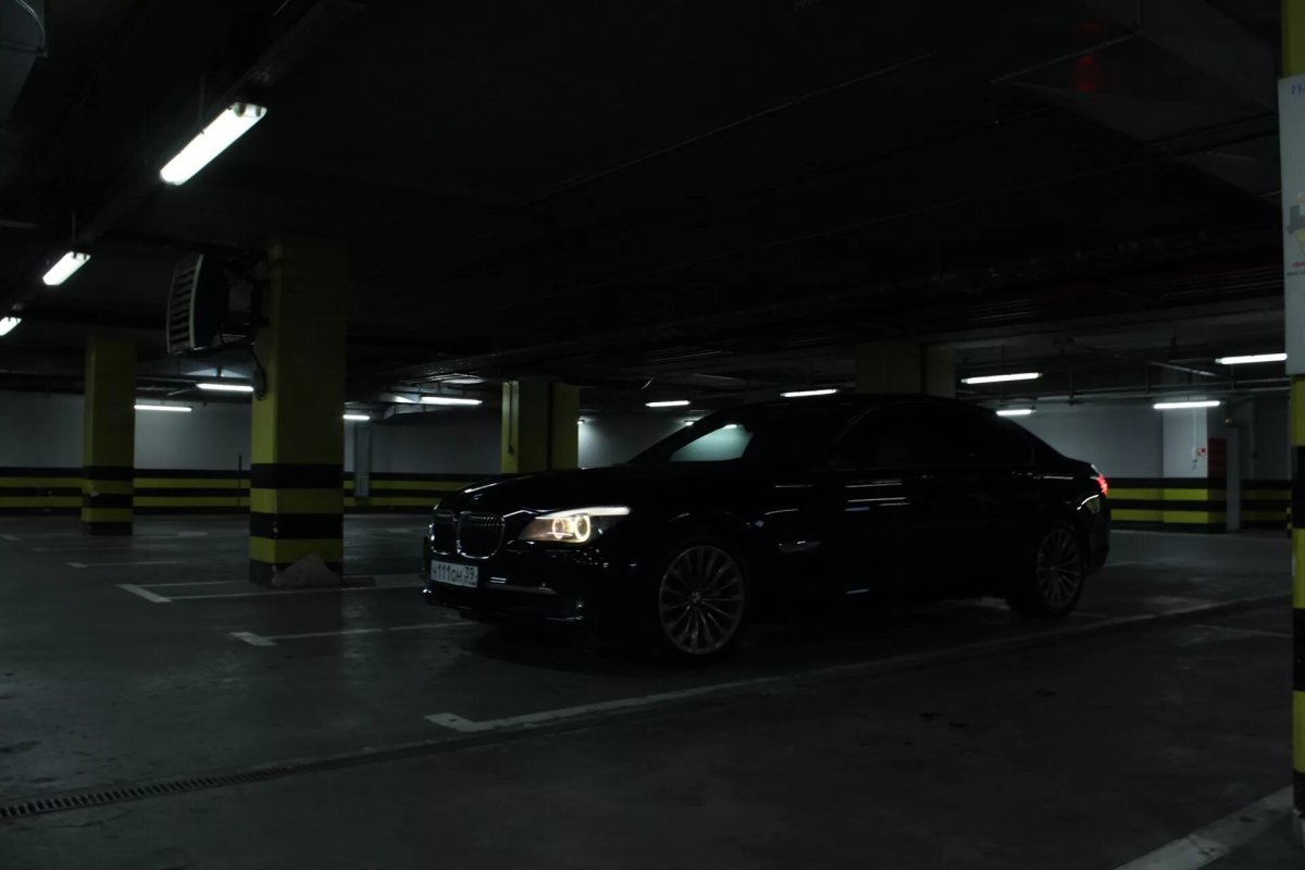 BMW 5 f10 подземная парковка