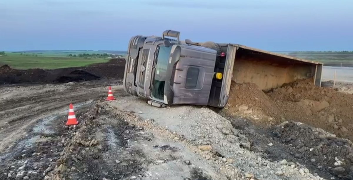 Фура на трассе