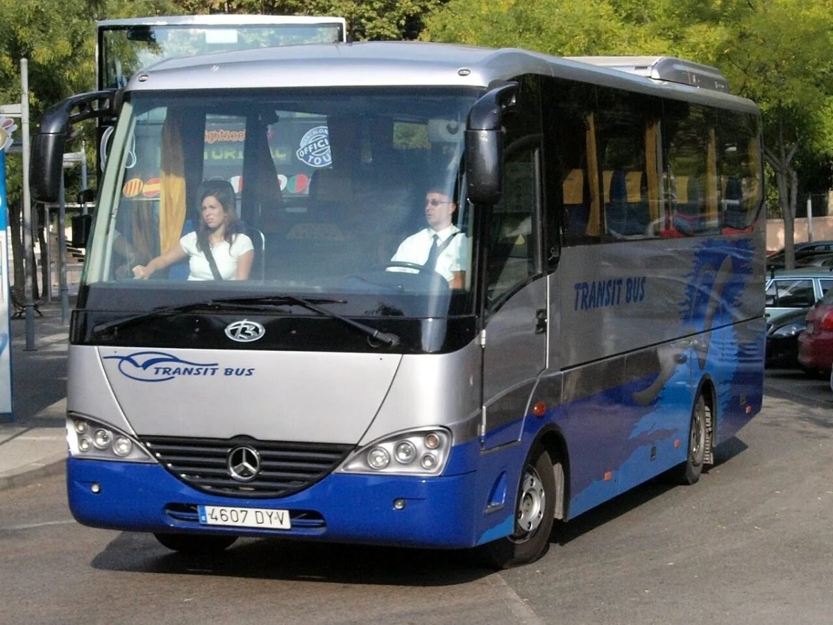 Пассажирский автобус Мерседес