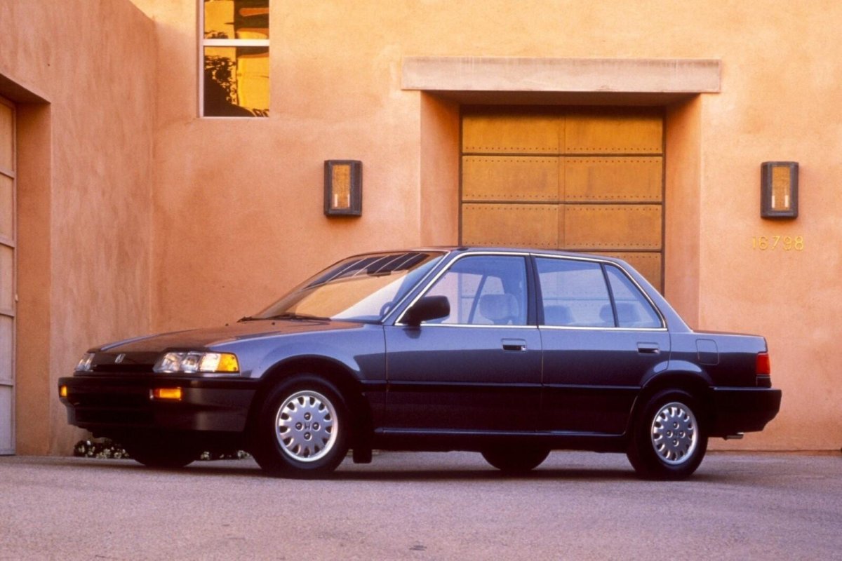 Honda Civic IV 1987 – 1996 седан