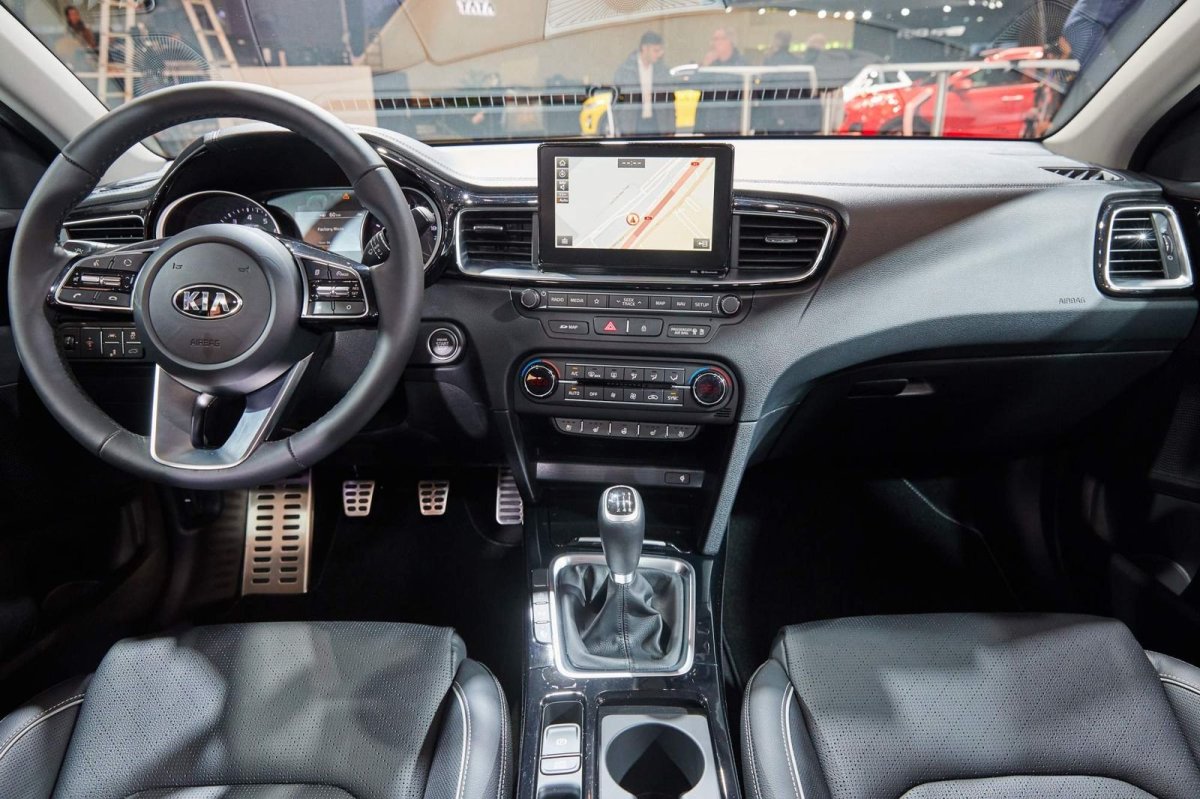 Салон Киа СИД 2018 года