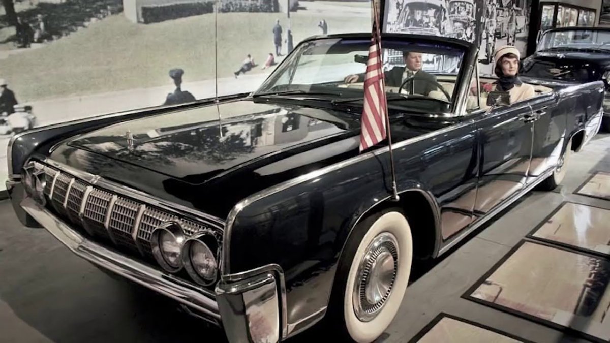 Линкольн Кеннеди машина