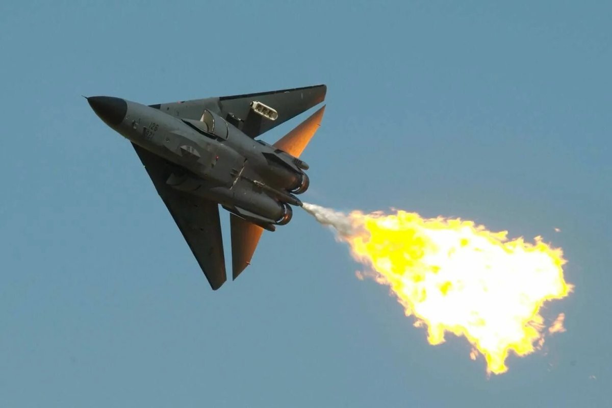 F111 самолет