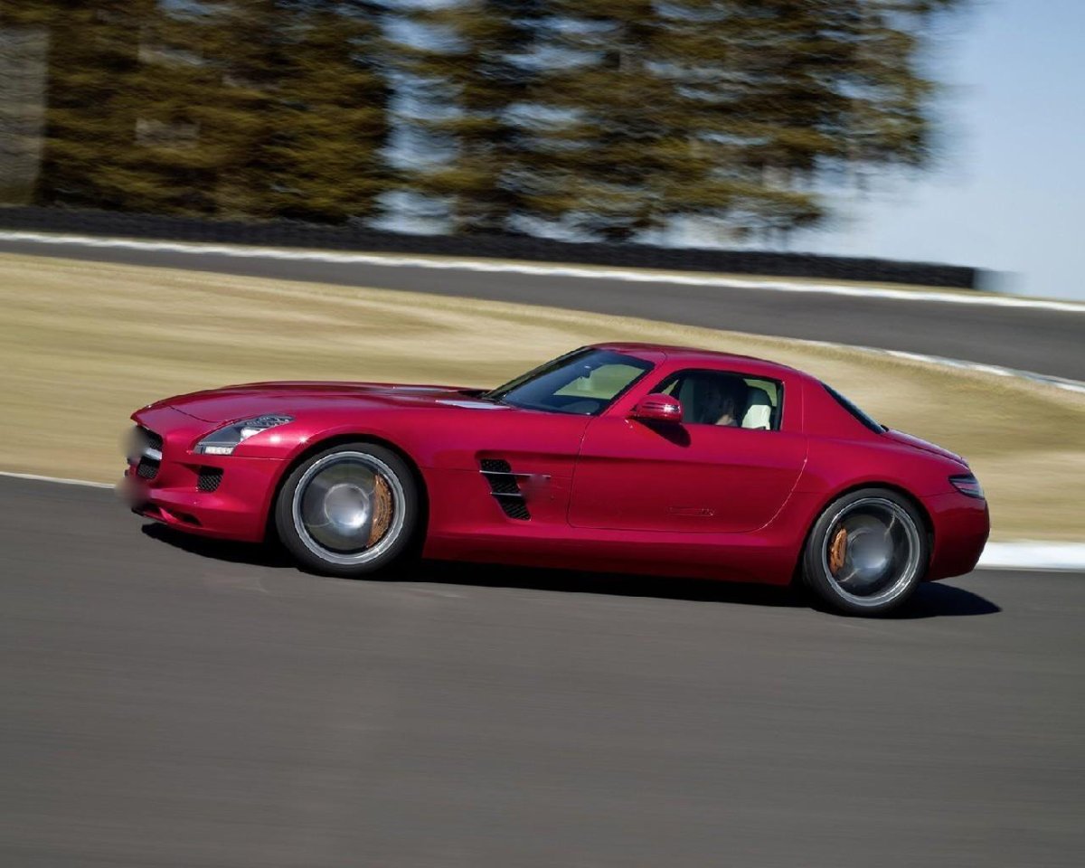 Мерседес Бенц с 111