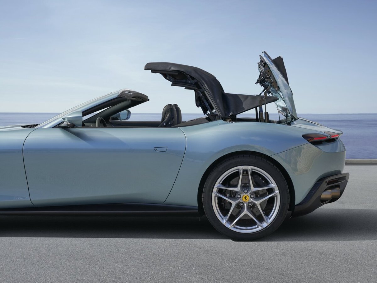 Феррари Рома Спайдер