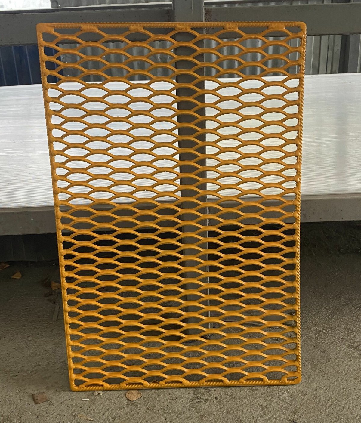 Противобуксовочный трак из металла, размер 4*400*1350 мм.